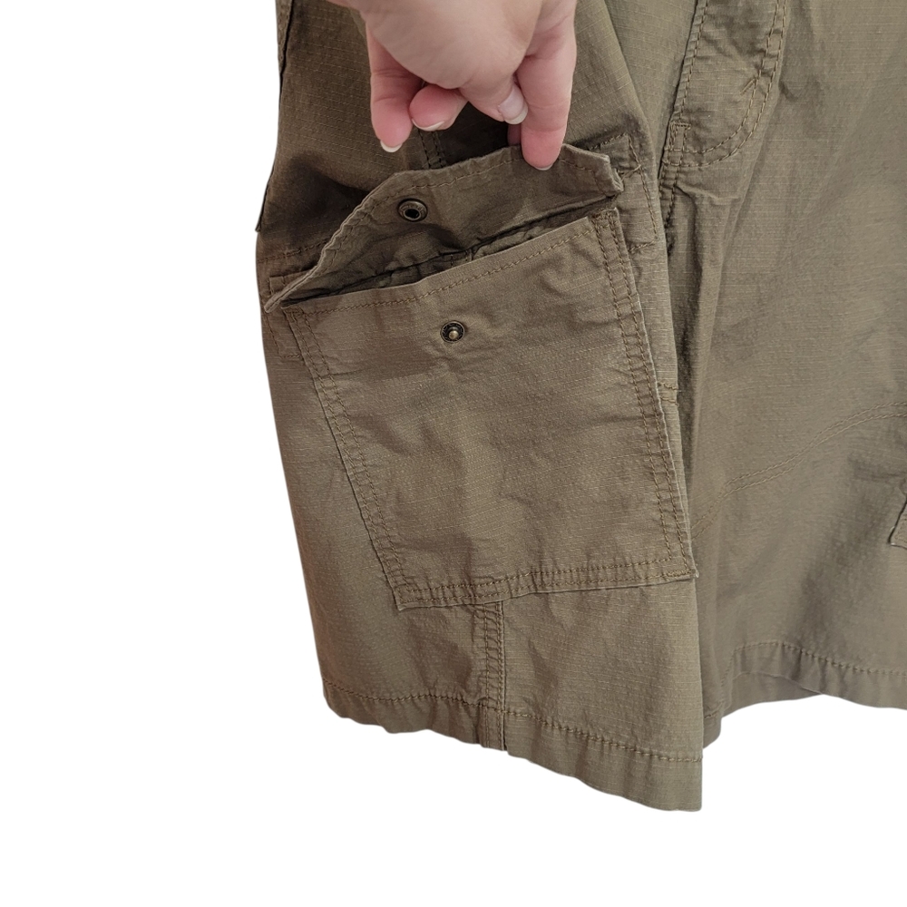 Signature by Levi Strauss Cargo Shorts Khaki Brown Neutral Pockets Men’s Size 40 - Picture 11 of 17